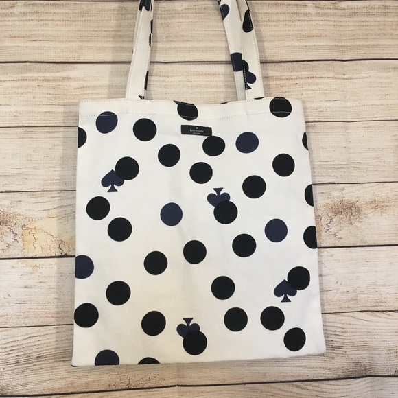 kate spade Handbags - 🐧 Kate spade spade/dot bon shopper tote 😍
